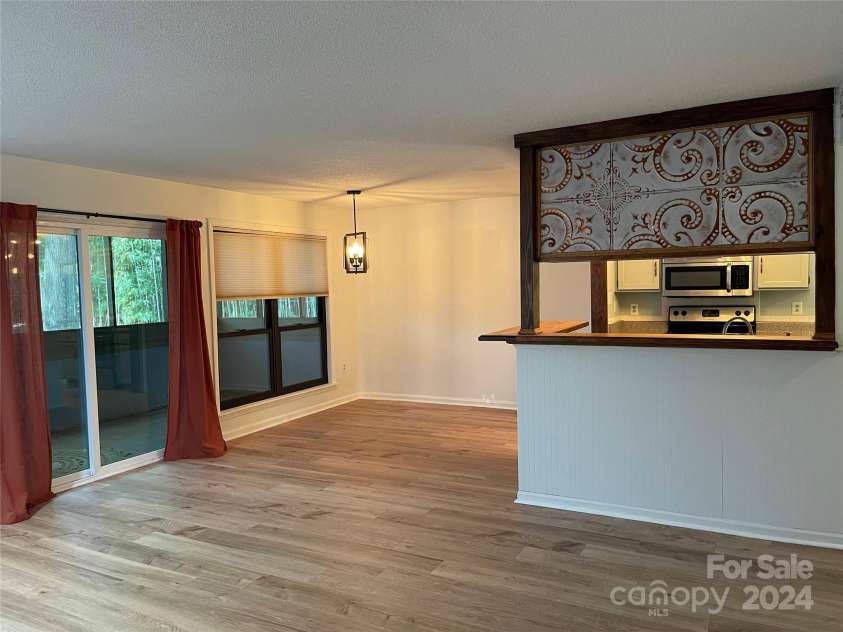 7201 Winery Lane, Charlotte, NC 28227.  MLS# CAR4174403, YatesRealty ID 1084. Open Concept