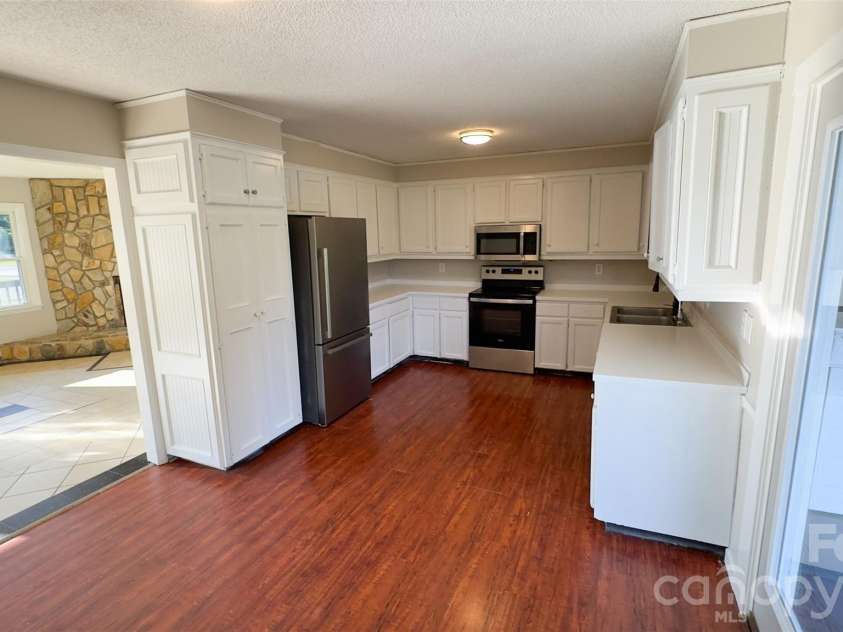 3014 Morgan Mill Road, Monroe, NC 28110.  MLS# CAR4368018, YatesRealty ID 10841. Kitchen