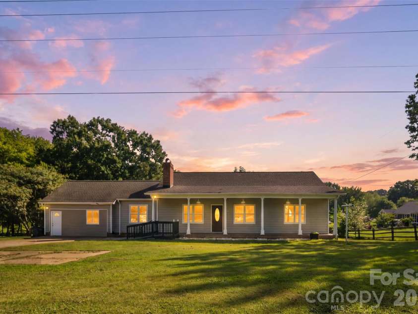 3014 Morgan Mill Road, Monroe, NC 28110.  MLS# CAR4420154, YatesRealty ID 10841. 