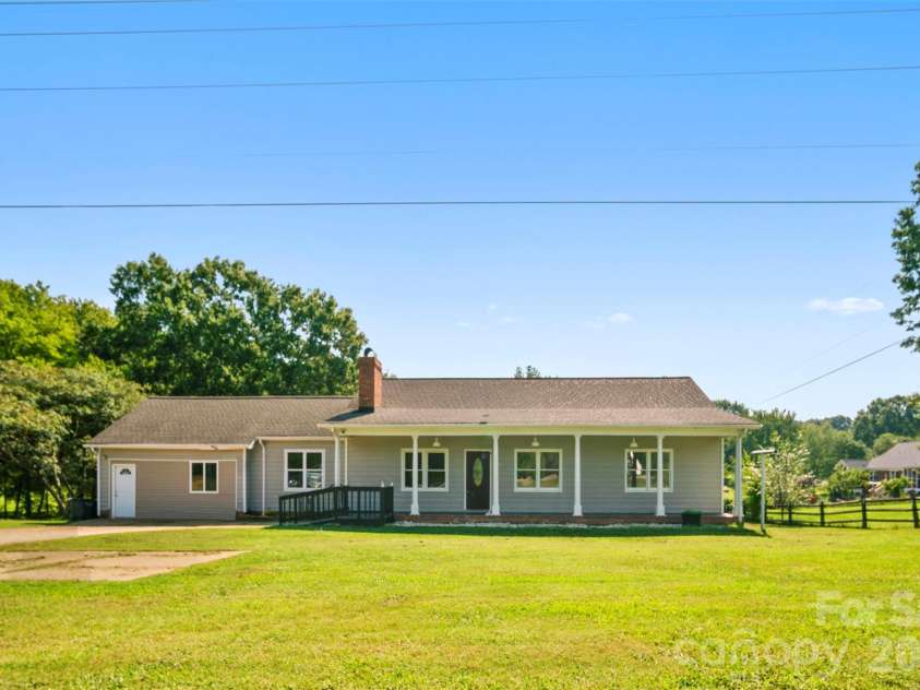 3014 Morgan Mill Road, Monroe, NC 28110.  MLS# CAR4420154, YatesRealty ID 10841. 