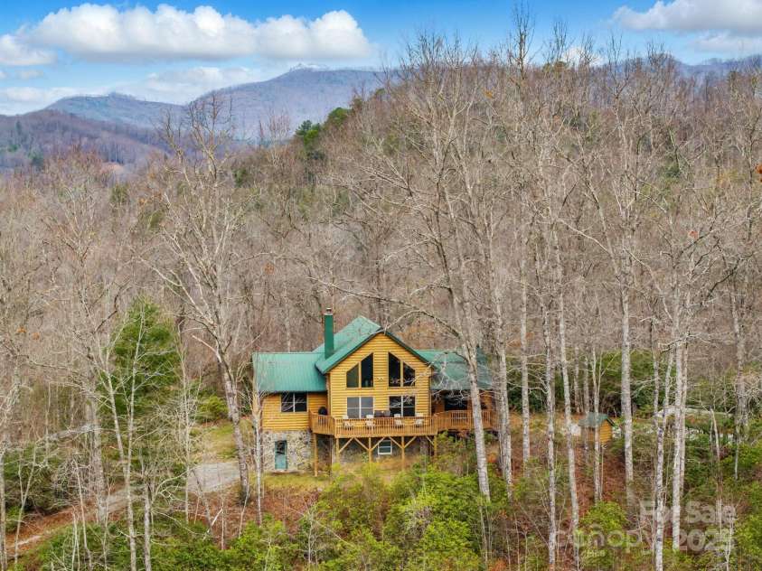 6500 Silversteen Road, Lake Toxaway, NC 28747.  MLS# CAR4238151, YatesRealty ID 10841. 