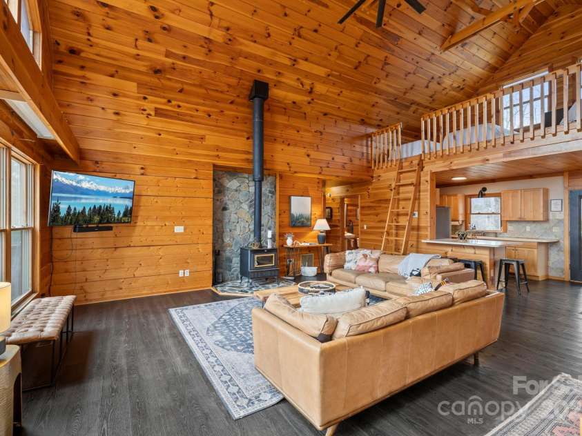 6500 Silversteen Road, Lake Toxaway, NC 28747.  MLS# CAR4238151, YatesRealty ID 10841. 