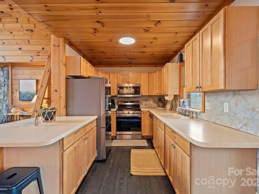 6500 Silversteen Road, Lake Toxaway, NC 28747.  MLS# CAR4238151, YatesRealty ID 10841. 