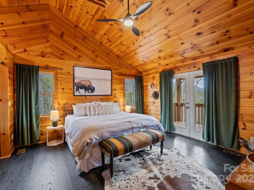 6500 Silversteen Road, Lake Toxaway, NC 28747.  MLS# CAR4238151, YatesRealty ID 10841. 