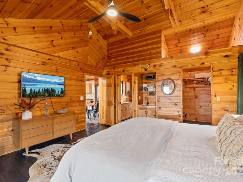 6500 Silversteen Road, Lake Toxaway, NC 28747.  MLS# CAR4238151, YatesRealty ID 10841. 