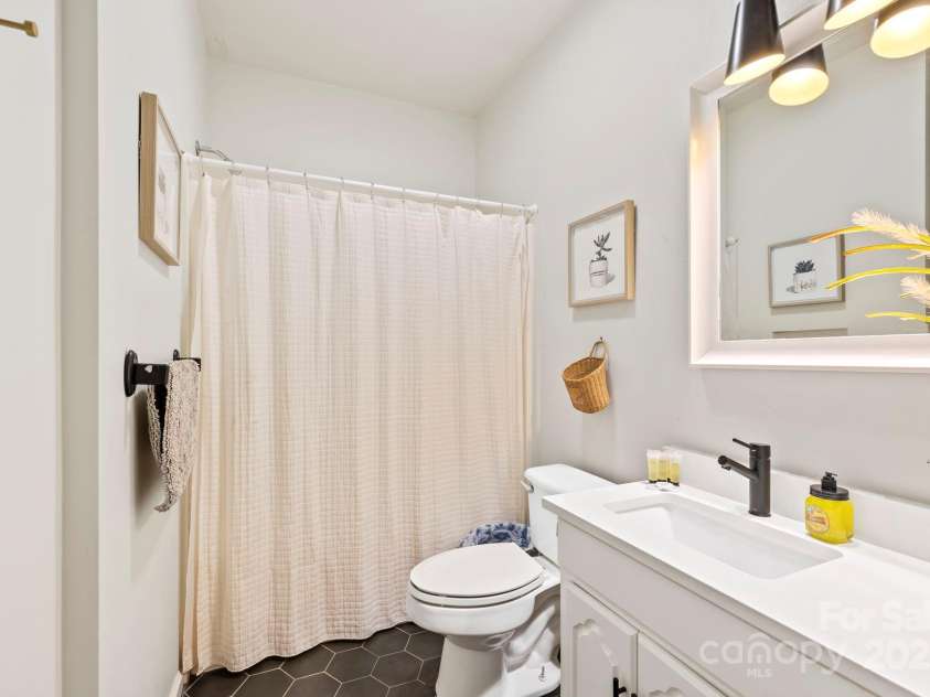 6500 Silversteen Road, Lake Toxaway, NC 28747.  MLS# CAR4238151, YatesRealty ID 10841. 