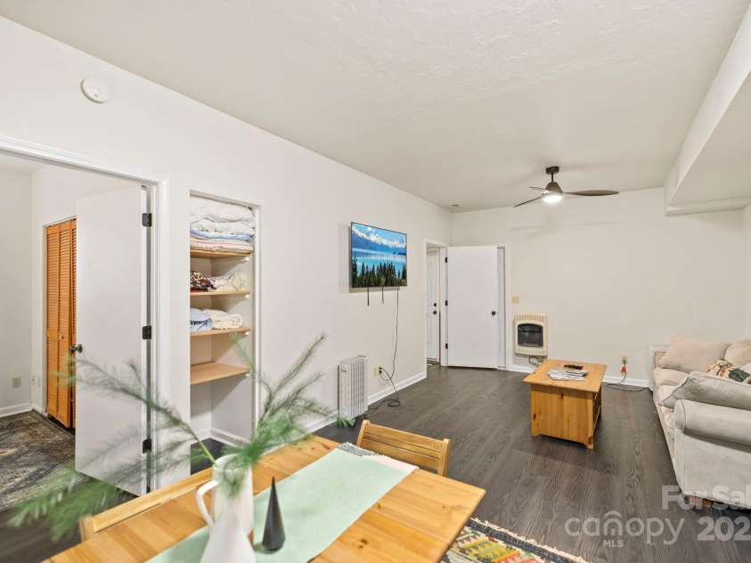 6500 Silversteen Road, Lake Toxaway, NC 28747.  MLS# CAR4238151, YatesRealty ID 10841. 