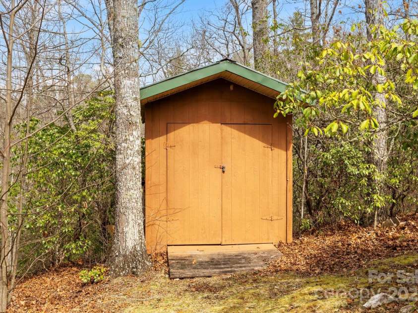 6500 Silversteen Road, Lake Toxaway, NC 28747.  MLS# CAR4238151, YatesRealty ID 10841. 