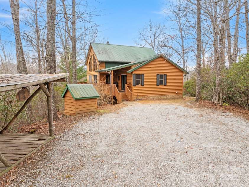 6500 Silversteen Road, Lake Toxaway, NC 28747.  MLS# CAR4238151, YatesRealty ID 10841. 