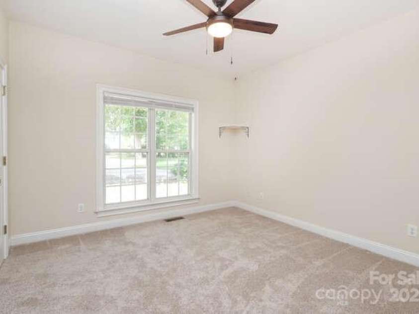 2587 Penngate Drive, Sherrills Ford, NC 28673.  MLS# CAR4301154, YatesRealty ID 10842. 