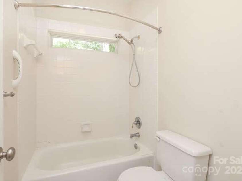 2587 Penngate Drive, Sherrills Ford, NC 28673.  MLS# CAR4301154, YatesRealty ID 10842. 