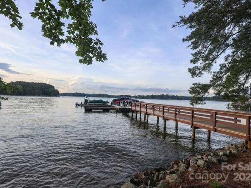 2587 Penngate Drive, Sherrills Ford, NC 28673.  MLS# CAR4301154, YatesRealty ID 10842. 