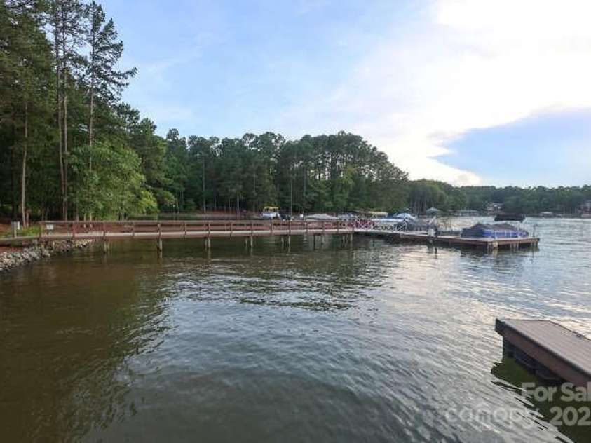 2587 Penngate Drive, Sherrills Ford, NC 28673.  MLS# CAR4301154, YatesRealty ID 10842. 
