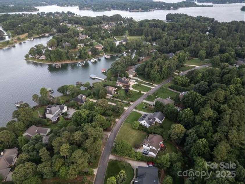 2587 Penngate Drive, Sherrills Ford, NC 28673.  MLS# CAR4301154, YatesRealty ID 10842. 