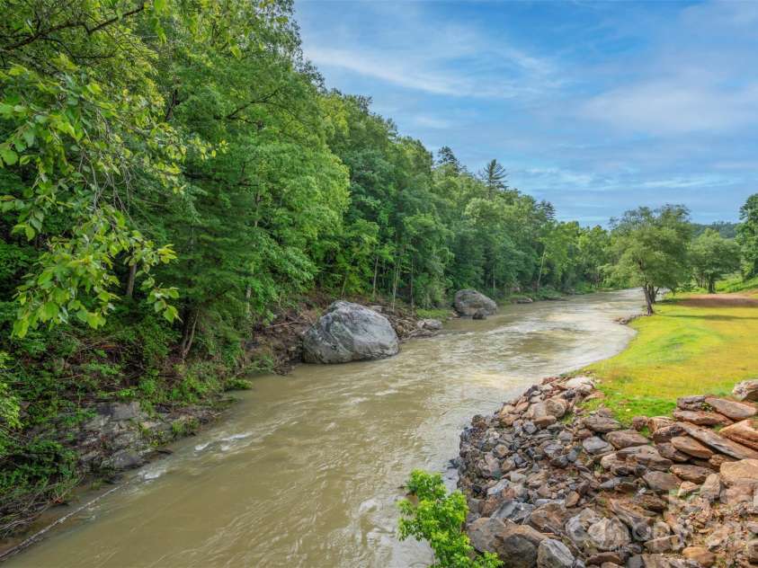 264 Oriole Drive, Lake Lure, NC 28746.  MLS# CAR4282998, YatesRealty ID 10842. 