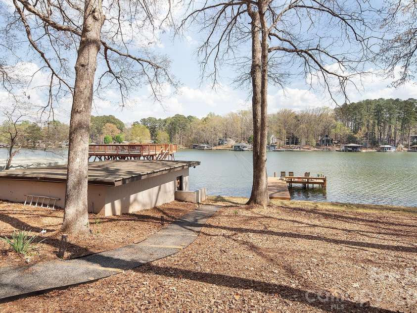 689 Emerald Shores Road, Mount Gilead, NC 27306.  MLS# CAR4361296, YatesRealty ID 10843. 