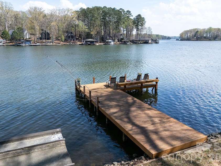 689 Emerald Shores Road, Mount Gilead, NC 27306.  MLS# CAR4361296, YatesRealty ID 10843. 