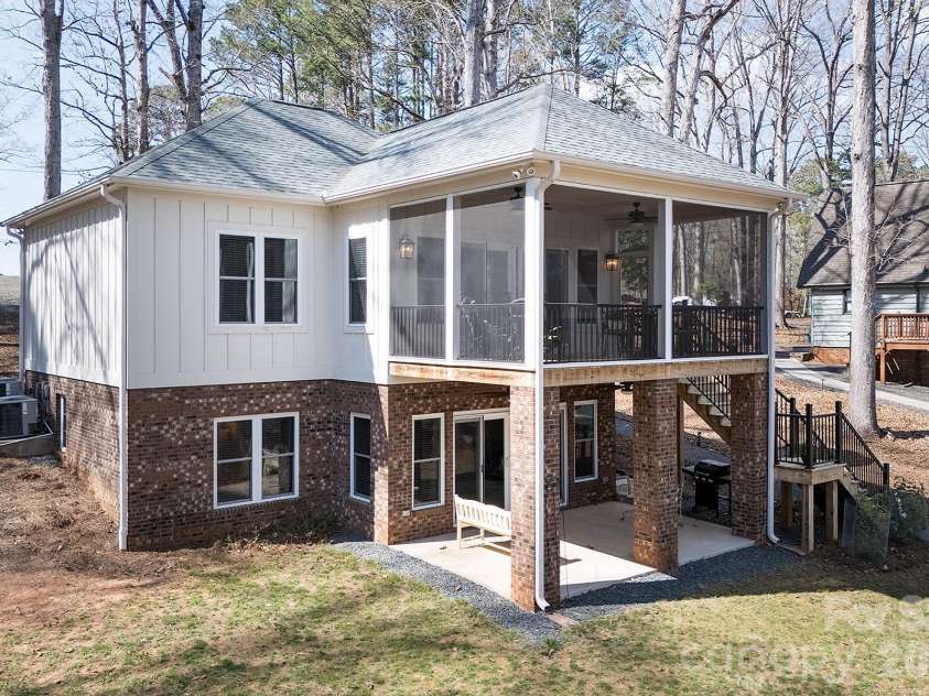 689 Emerald Shores Road, Mount Gilead, NC 27306.  MLS# CAR4361296, YatesRealty ID 10843. 