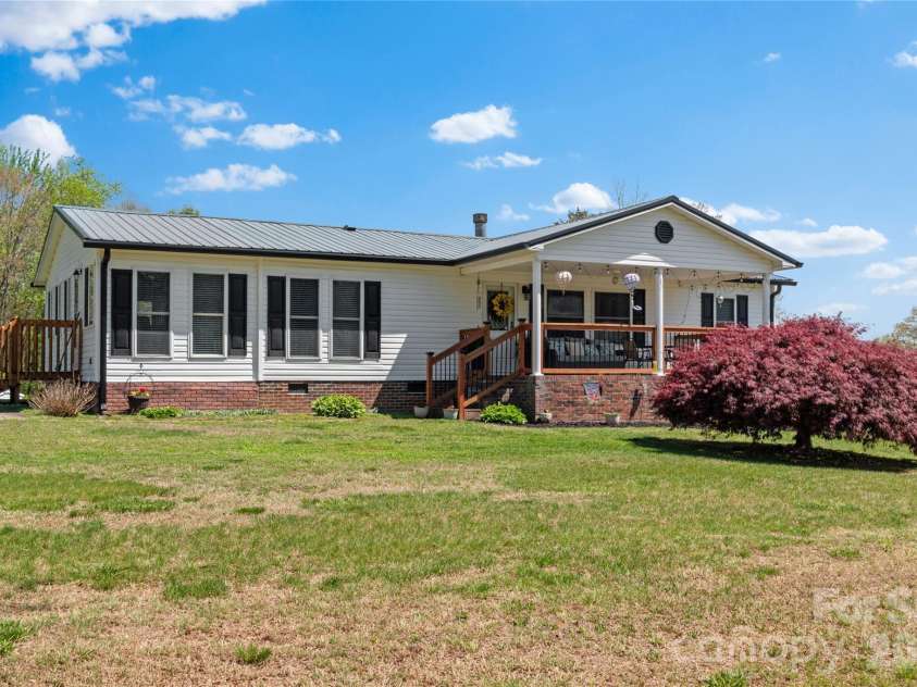 6004 Aaron Lane, Hamptonville, NC 27020.  MLS# CAR4367317, YatesRealty ID 10844. 