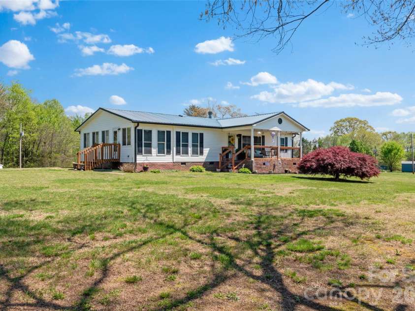 6004 Aaron Lane, Hamptonville, NC 27020.  MLS# CAR4367317, YatesRealty ID 10844. 