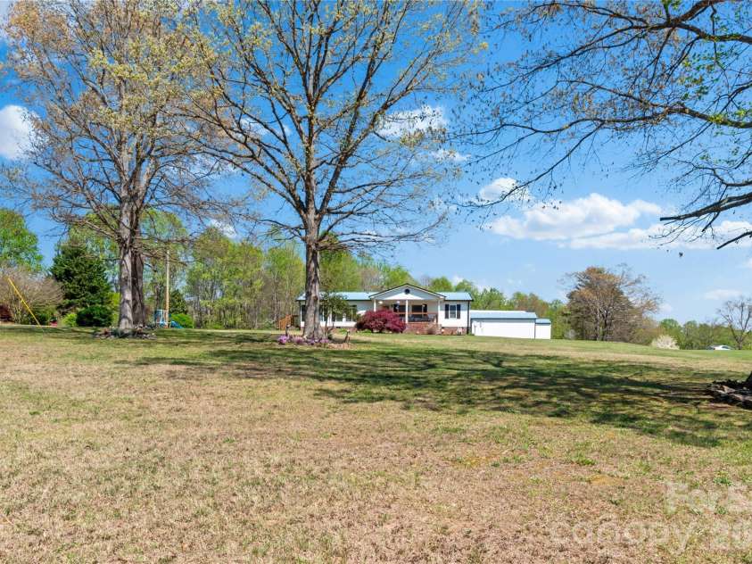 6004 Aaron Lane, Hamptonville, NC 27020.  MLS# CAR4367317, YatesRealty ID 10844. 