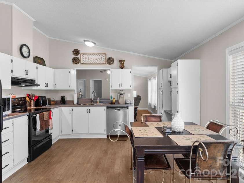 6004 Aaron Lane, Hamptonville, NC 27020.  MLS# CAR4367317, YatesRealty ID 10844. 