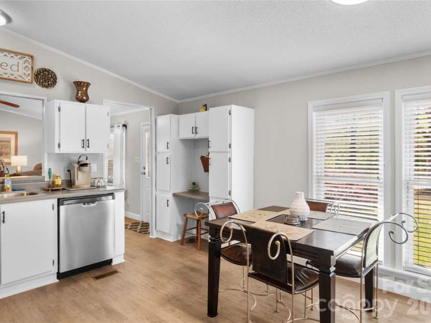 6004 Aaron Lane, Hamptonville, NC 27020.  MLS# CAR4367317, YatesRealty ID 10844. 
