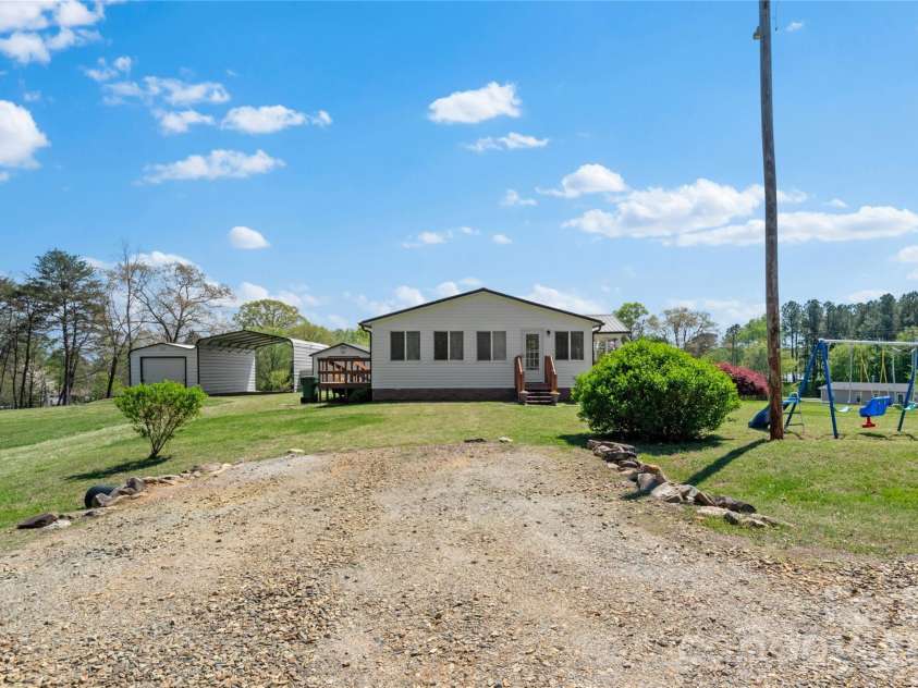 6004 Aaron Lane, Hamptonville, NC 27020.  MLS# CAR4367317, YatesRealty ID 10844. 