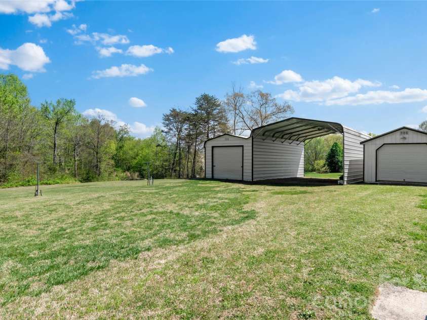 6004 Aaron Lane, Hamptonville, NC 27020.  MLS# CAR4367317, YatesRealty ID 10844. 