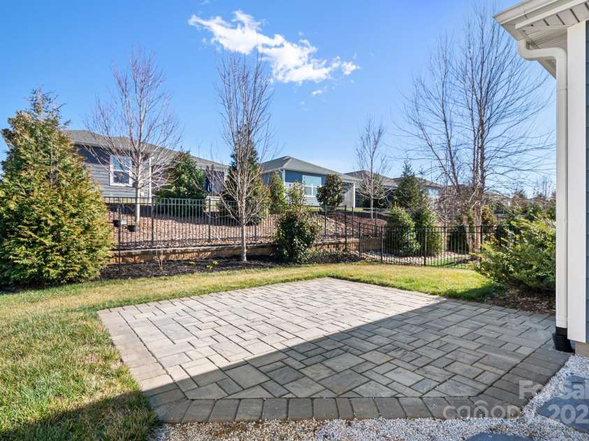 6296 Raven Rock Drive, Denver, NC 28037.  MLS# CAR4195709, YatesRealty ID 10844. Back yard