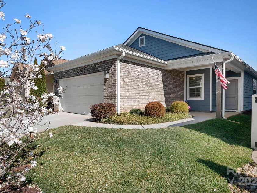 6296 Raven Rock Drive, Denver, NC 28037.  MLS# CAR4195709, YatesRealty ID 10844. Exterior Front