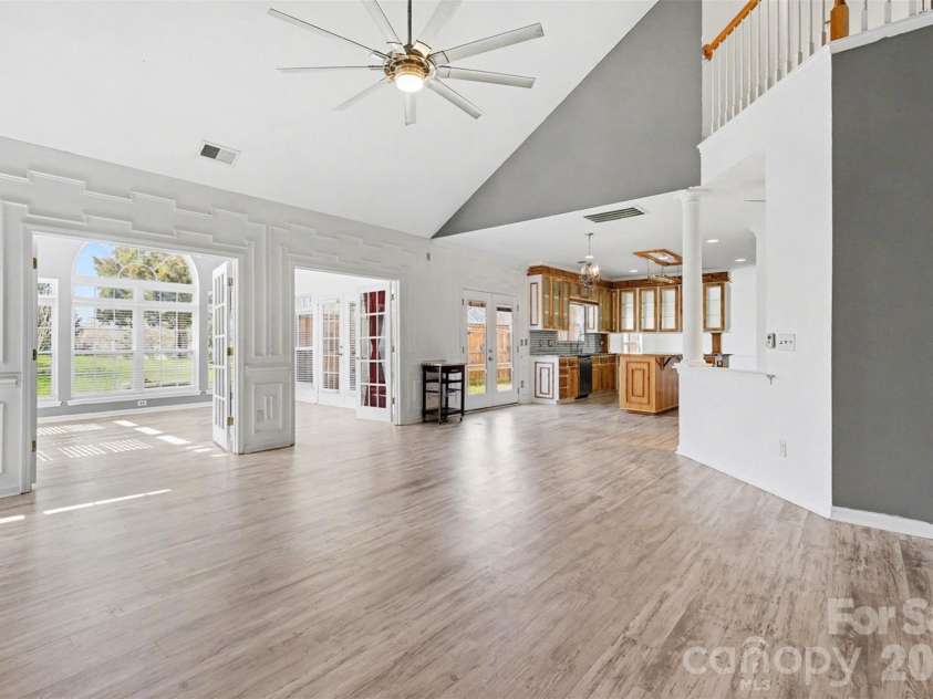 2529 Waters Vista Circle, Charlotte, NC 28213.  MLS# CAR4359725, YatesRealty ID 10845. 