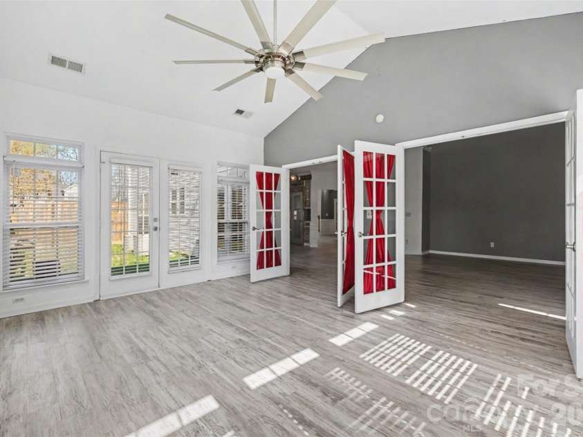 2529 Waters Vista Circle, Charlotte, NC 28213.  MLS# CAR4359725, YatesRealty ID 10845. 