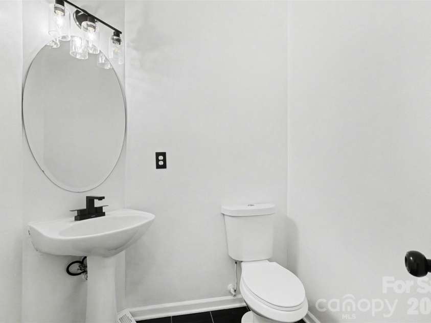 2529 Waters Vista Circle, Charlotte, NC 28213.  MLS# CAR4359725, YatesRealty ID 10845. 