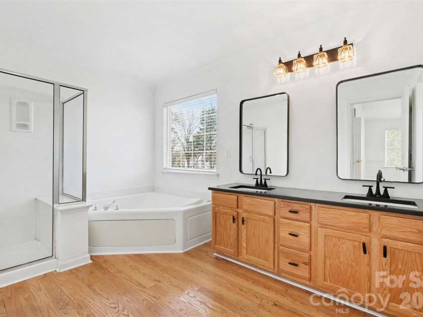 2529 Waters Vista Circle, Charlotte, NC 28213.  MLS# CAR4359725, YatesRealty ID 10845. 