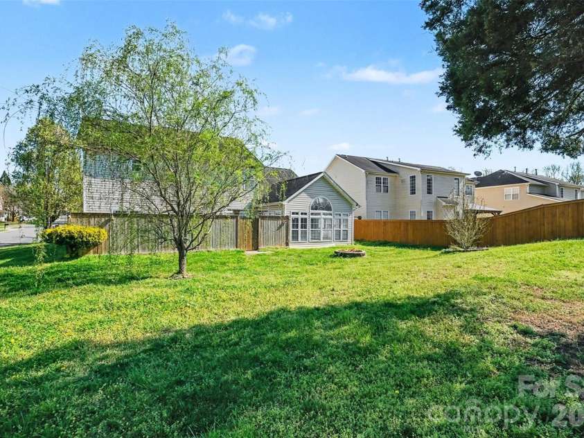 2529 Waters Vista Circle, Charlotte, NC 28213.  MLS# CAR4359725, YatesRealty ID 10845. 