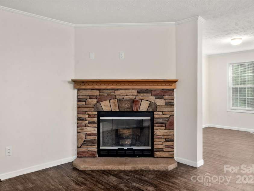 61 Evelyn Acres Drive, Asheville, NC 28806.  MLS# CAR4240397, YatesRealty ID 10845. 