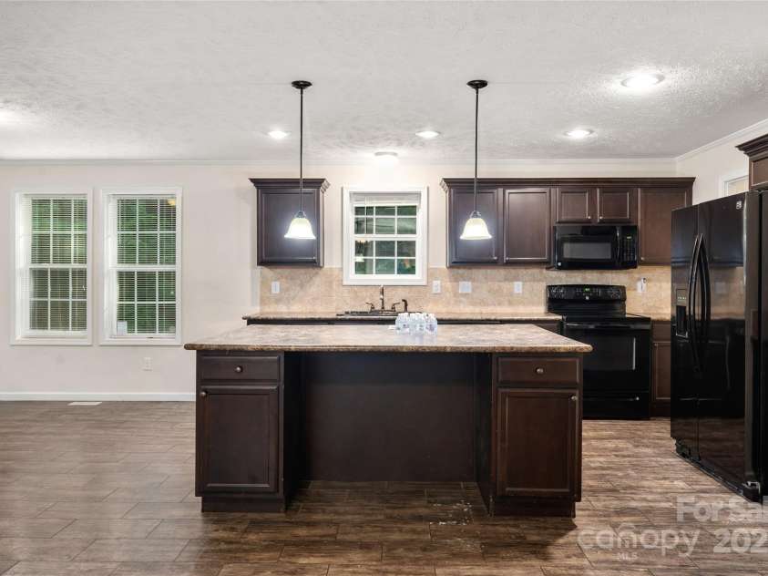 61 Evelyn Acres Drive, Asheville, NC 28806.  MLS# CAR4240397, YatesRealty ID 10845. 