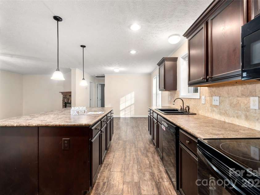 61 Evelyn Acres Drive, Asheville, NC 28806.  MLS# CAR4240397, YatesRealty ID 10845. 