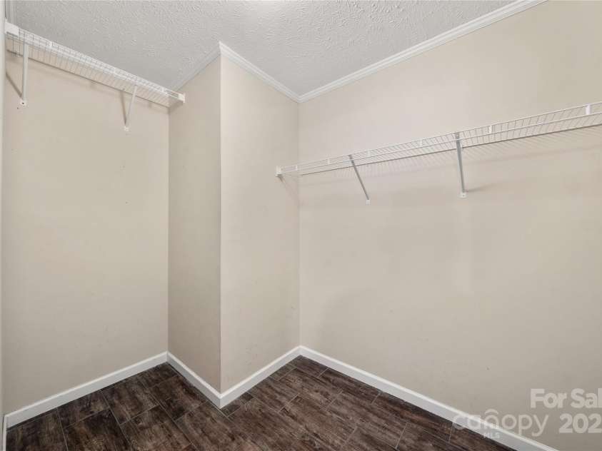 61 Evelyn Acres Drive, Asheville, NC 28806.  MLS# CAR4240397, YatesRealty ID 10845. 