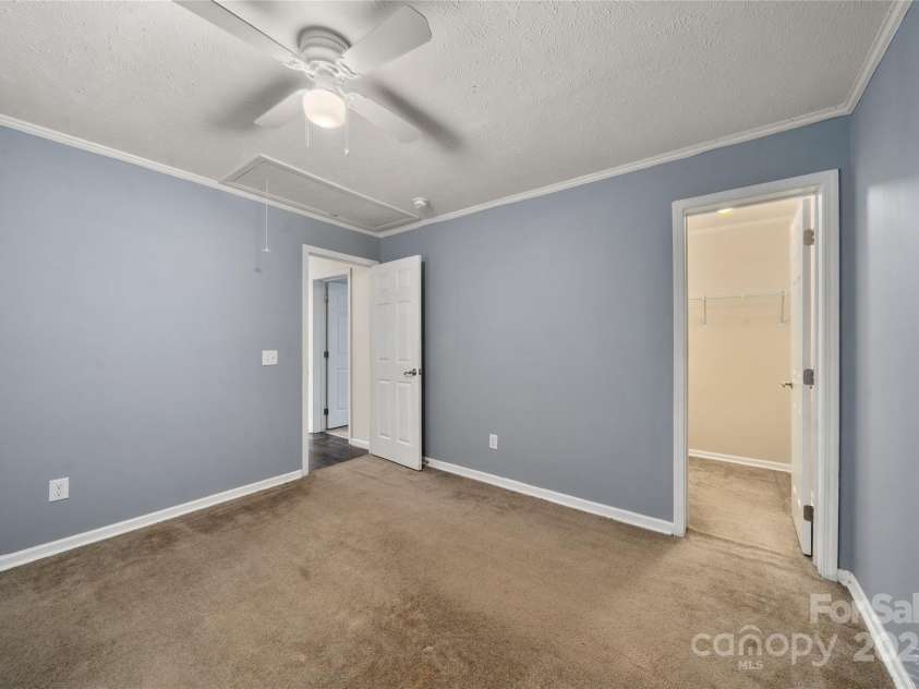 61 Evelyn Acres Drive, Asheville, NC 28806.  MLS# CAR4240397, YatesRealty ID 10845. 