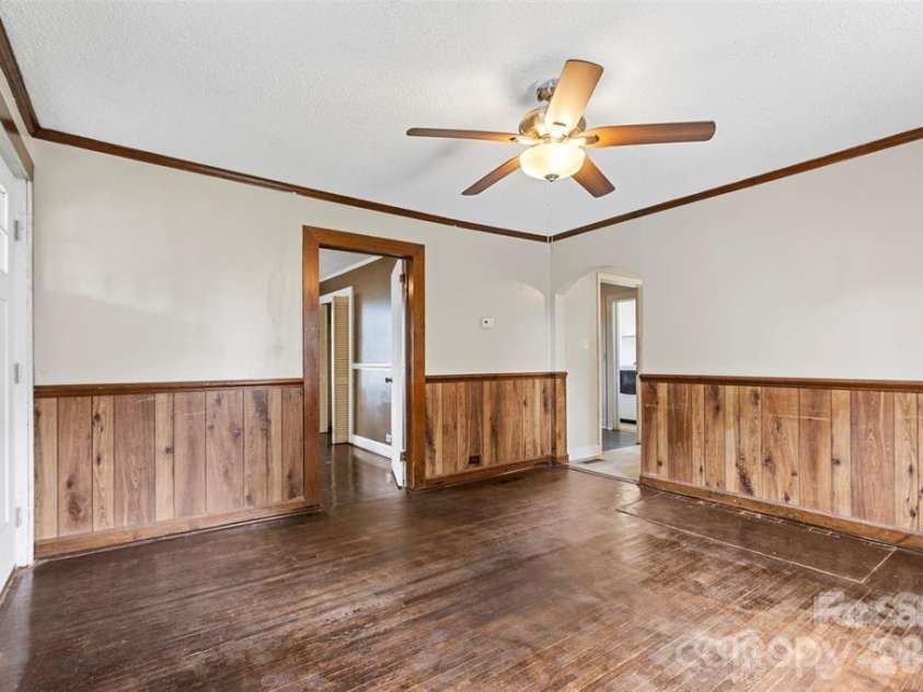 323 20th Street, Kannapolis, NC 28083.  MLS# CAR4287676, YatesRealty ID 10846. 