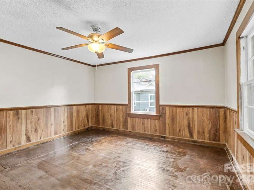 323 20th Street, Kannapolis, NC 28083.  MLS# CAR4287676, YatesRealty ID 10846. 