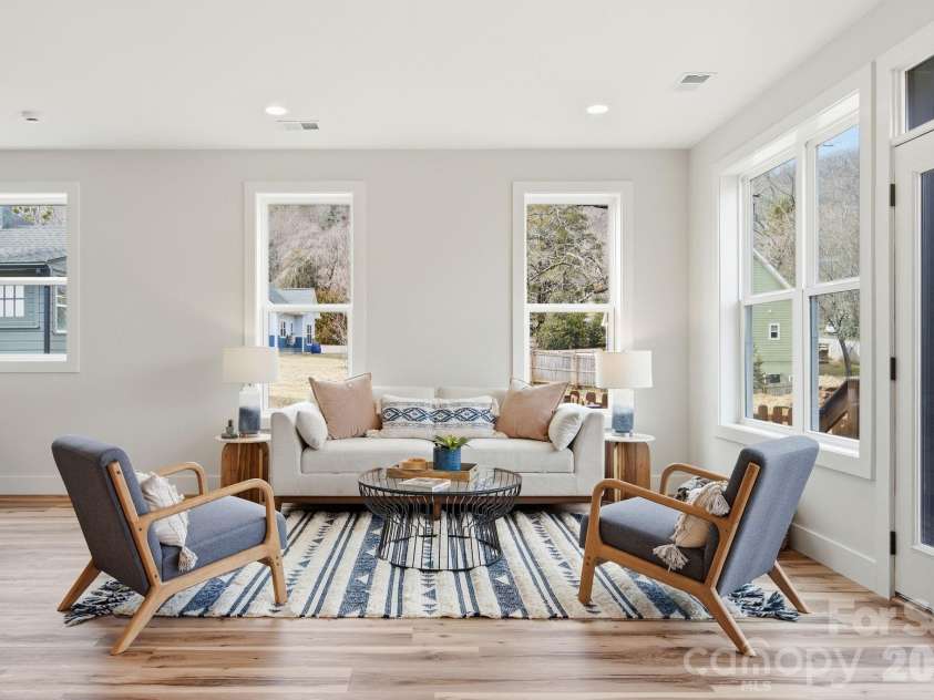 207 Ferrell Lane, Black Mountain, NC 28711.  MLS# CAR4344334, YatesRealty ID 10847. Living Room