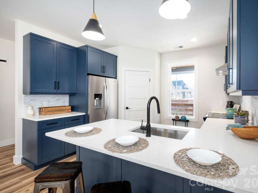 207 Ferrell Lane, Black Mountain, NC 28711.  MLS# CAR4344334, YatesRealty ID 10847. Quartz Countertops