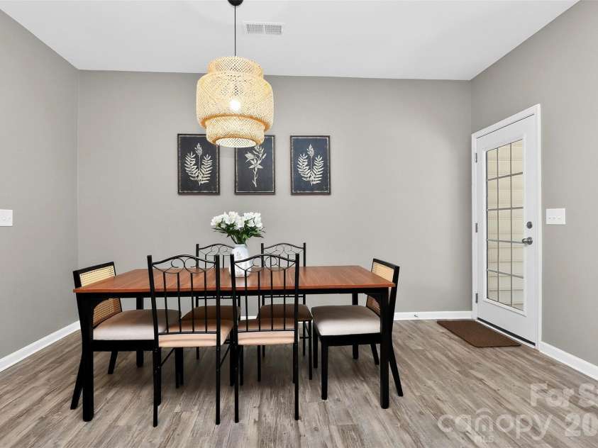 276 Ascot Run Way, Fort Mill, SC 29715.  MLS# CAR4366919, YatesRealty ID 10848. Dining Area