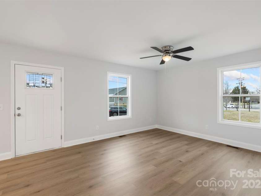 423 N Caldwell Street, Salisbury, NC 28144.  MLS# CAR4232077, YatesRealty ID 10849. 