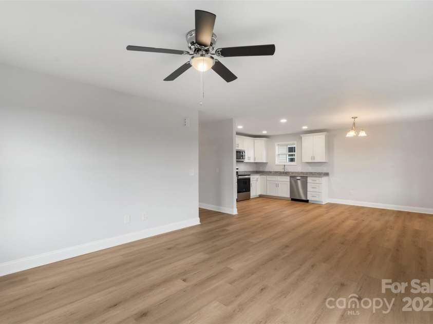 423 N Caldwell Street, Salisbury, NC 28144.  MLS# CAR4232077, YatesRealty ID 10849. 