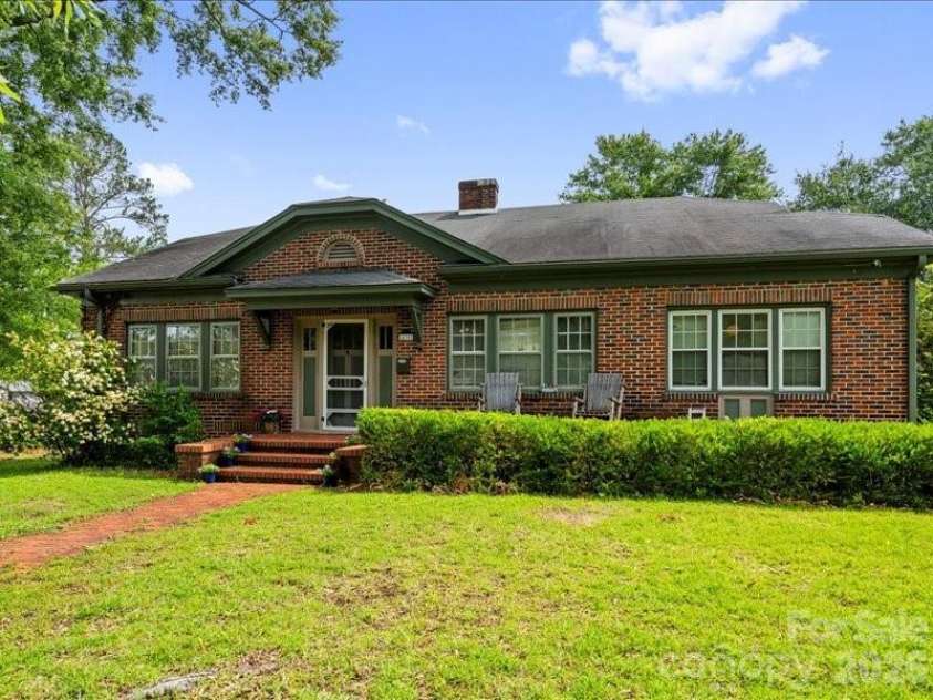 430 3rd Street, Cheraw, SC 29520.  MLS# CAR4357330, YatesRealty ID 10849. 