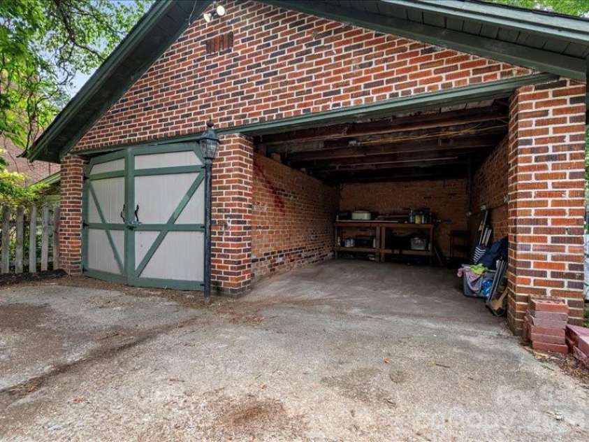 430 3rd Street, Cheraw, SC 29520.  MLS# CAR4357330, YatesRealty ID 10849. 